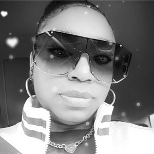 Meet your Posher, Shuntelle